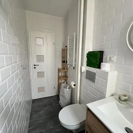 Lazy's Haven - Chic Escape In 公寓 *