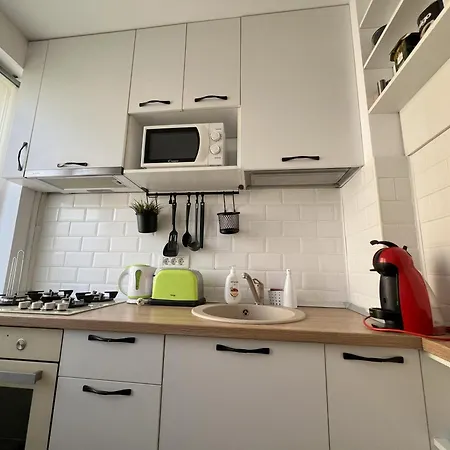 Daire Lazy's Haven - Chic Escape In