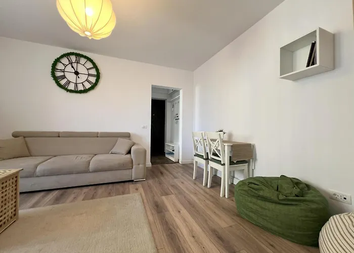 Apartament Lazy's Haven - Chic Escape In